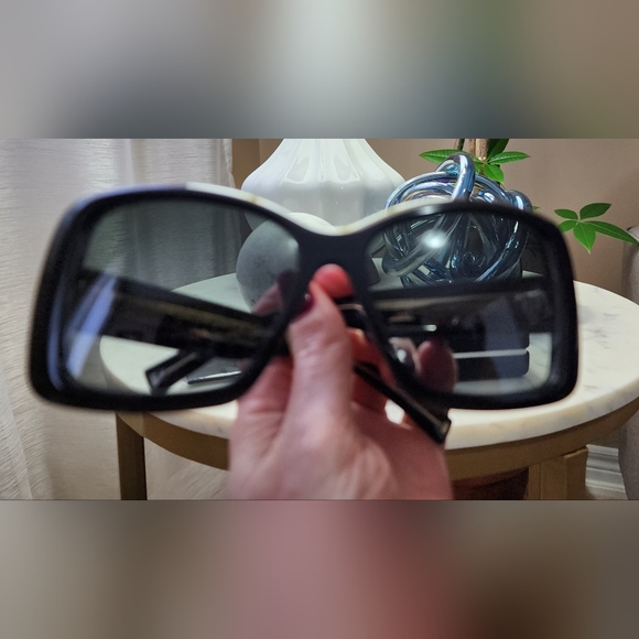 GIVENCHY Black GV 7186/S Sunglasses(excellent condition , no scratch ) - Picture 10 of 10